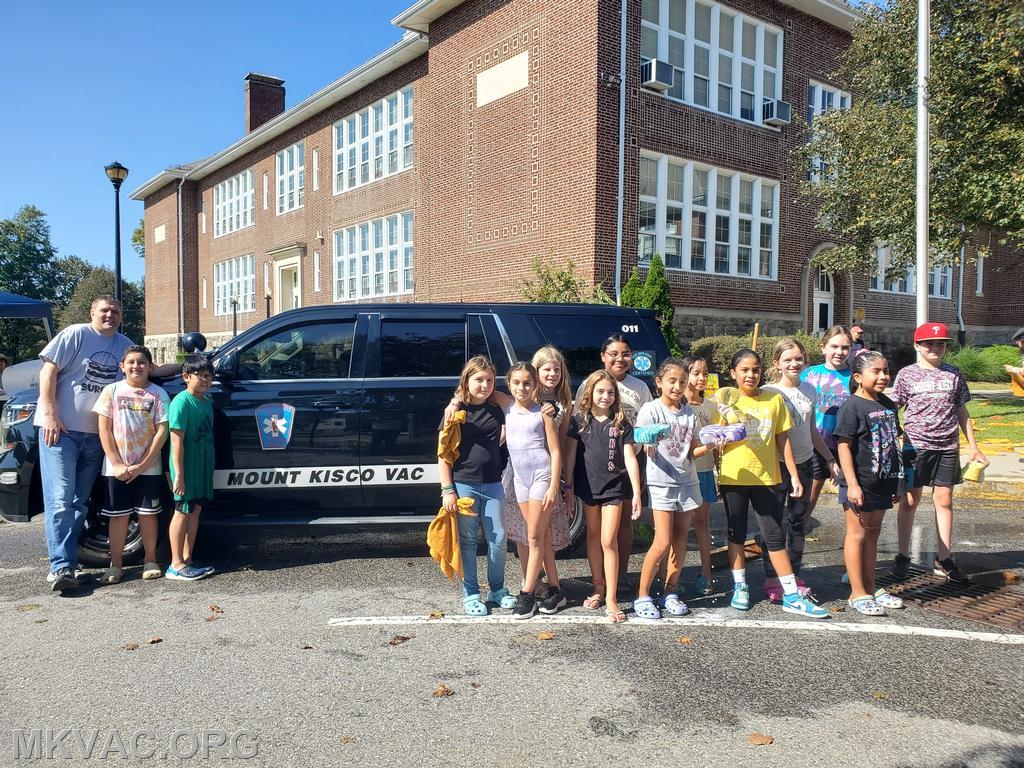 10/01/2023 MKES 5th grade car wash. Thank you for making the fly car look brand new!
